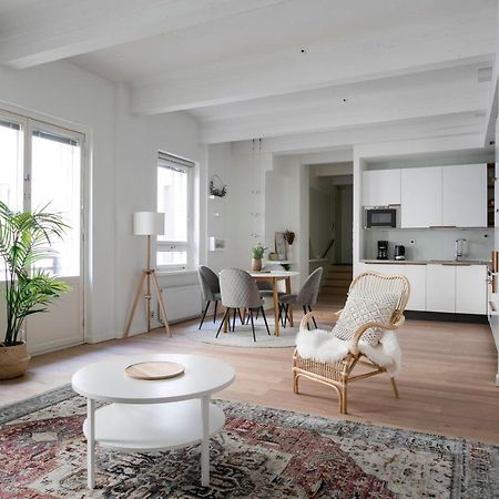 2Ndhomes Loft Apartment With Spa & Balcony By The White Church هلسنكي المظهر الخارجي الصورة