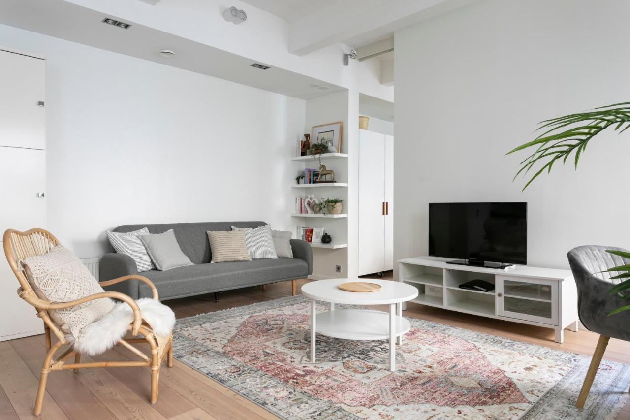 2Ndhomes Loft Apartment With Spa & Balcony By The White Church هلسنكي المظهر الخارجي الصورة